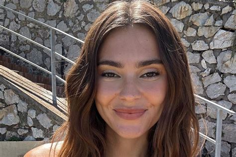 stefanie giesinger nackt|Stefanie Giesinger: Heiße Urlaubsgrüße! Sie zeigt sich oben ohne.